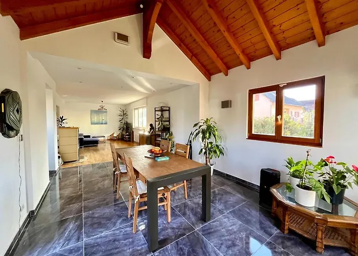 Grande Maison Au Calme Avec Jardin, 15 Min De Bale